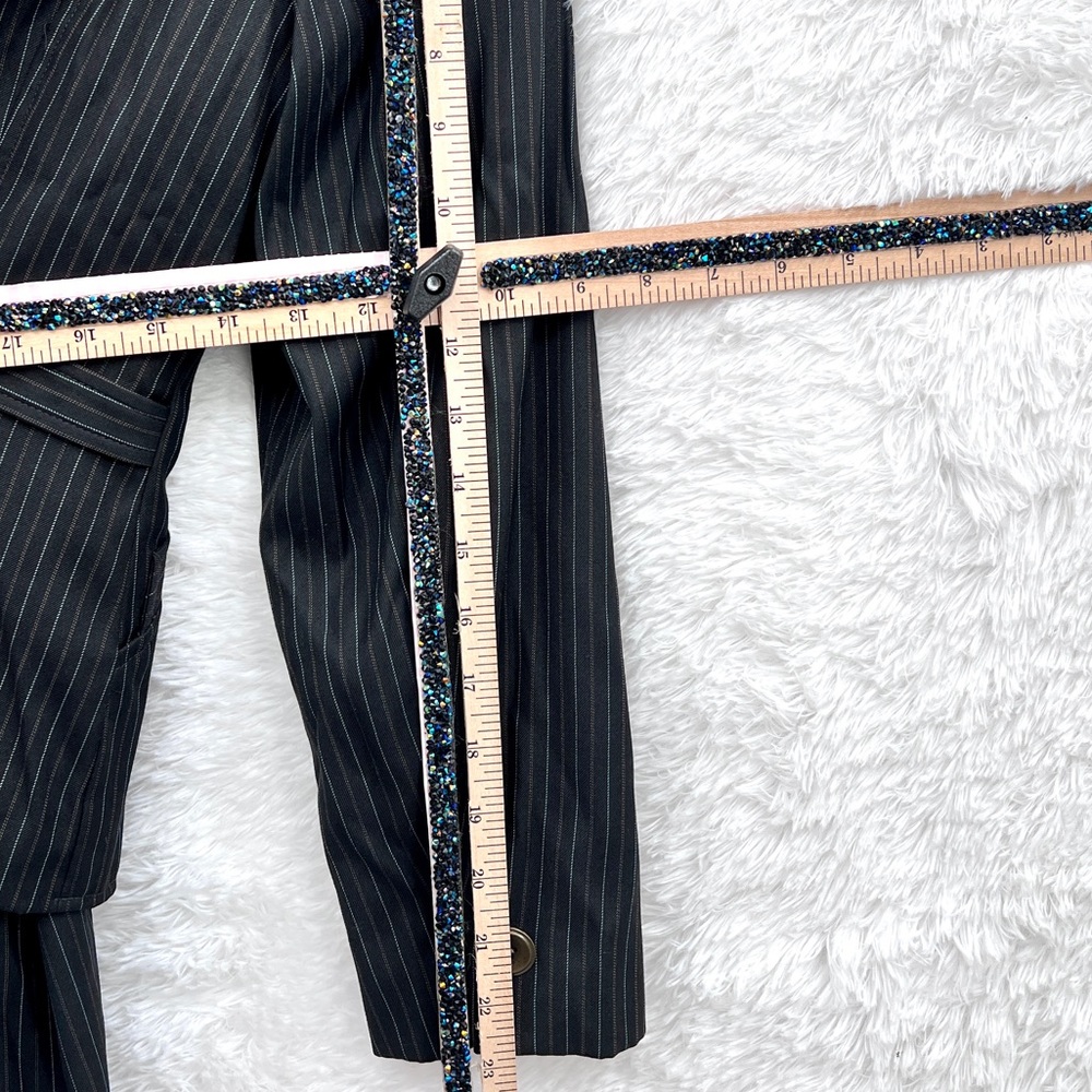 Ladies Pant Suit - Picture 15 of 16